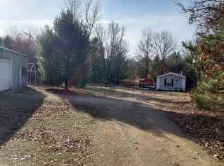 W8411 Elk Ave, Oxford, WI 53952