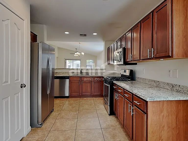 1417 W Belmont Red Trl — Photo 3