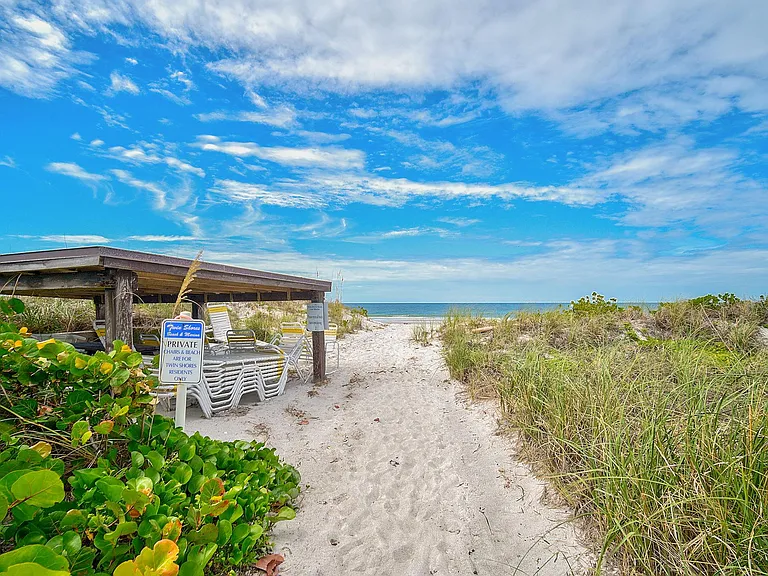 3750 Gulf Of Mexico Dr — Photo 33