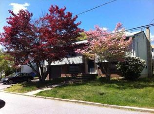 12 Belgium St, Cranston, RI 02920