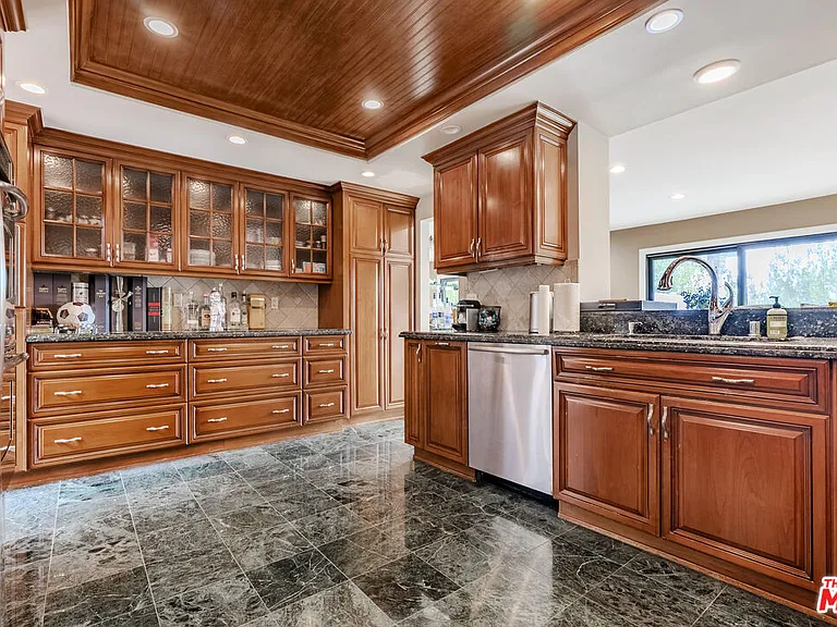 2637 Angelo Dr — Photo 23