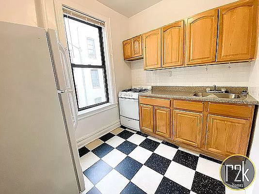 5th image of 31-60 33rd St #B8