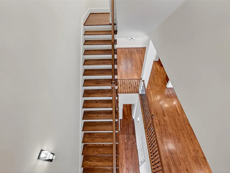 5305 Lillian St #B — Photo 15