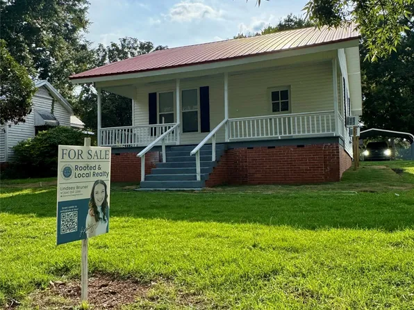 411 Riverside Dr, Tallassee, AL 36078