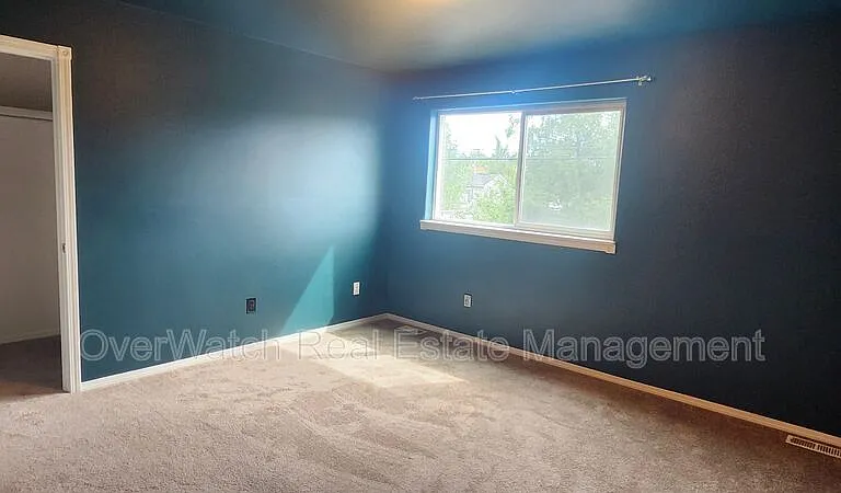 1028 E 8th Ave — Photo 14