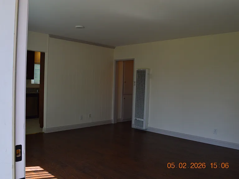 14233 Broadway — Photo 4