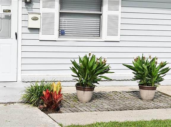 3rd image of 304 Elmwood Dr