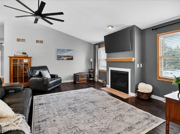 304 School Rd, Cottage Grove, WI 53527