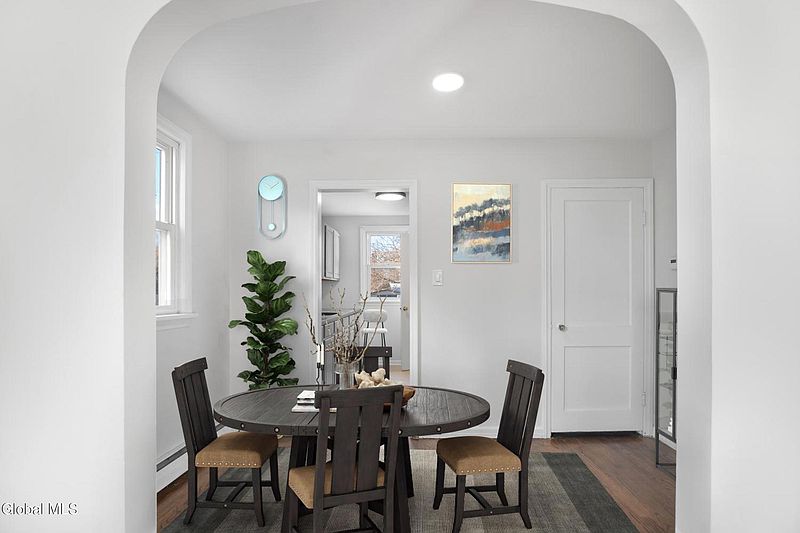 4th image of 1264 Floral Avenue