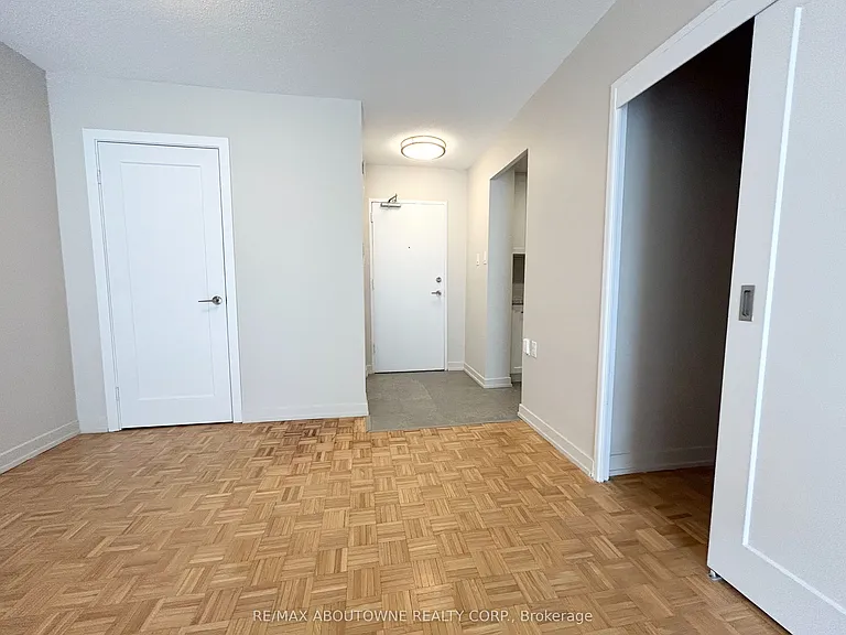 101 Millside Dr #1008 — Photo 4