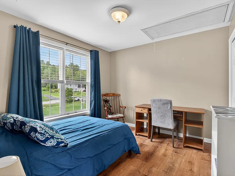 9 Stephen Dr — Photo 31