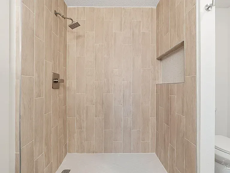 910 Whisperwood Ln S — Photo 24