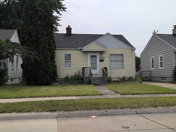 2nd image of 28252 Maple St