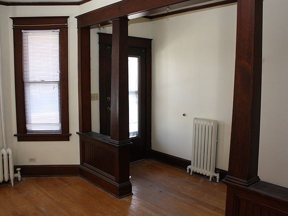 3rd image of 17 Glenwood St
