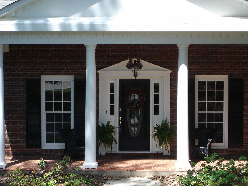 Beautiful Rocking Chair Front Porch of this 4 sides BRICK ranch!!