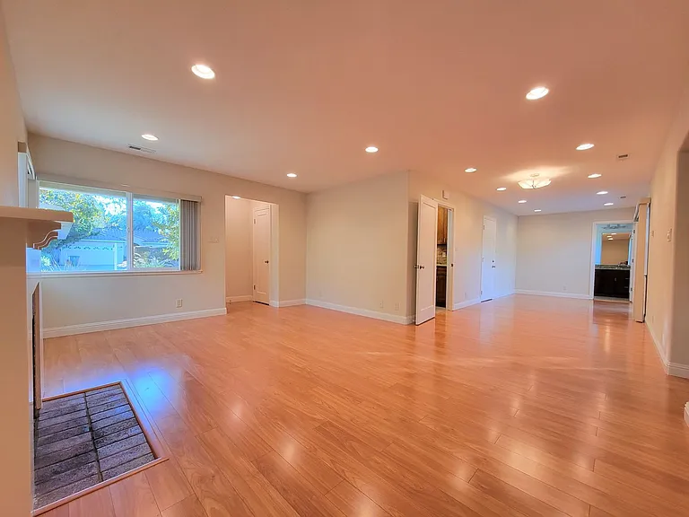 4071 2nd St — Photo 3