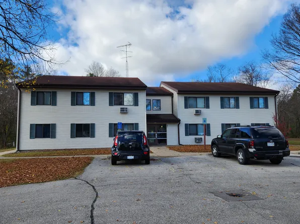 413 S 3rd St APT 7, Black River Falls, WI 54615