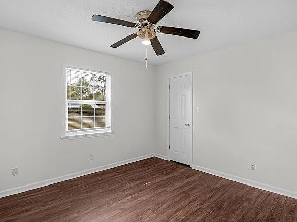 509 Ashmore Rd — Photo 10
