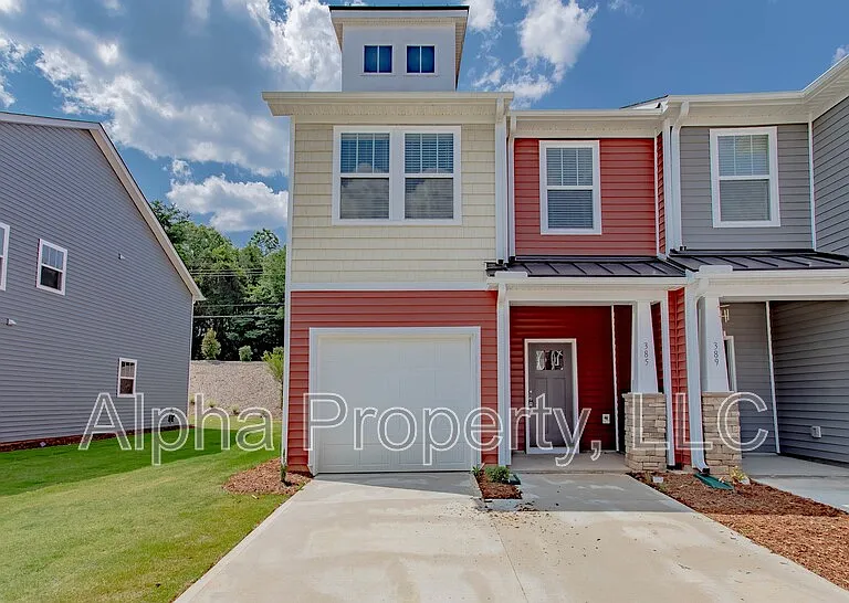 385 Hague Dr — Photo 1
