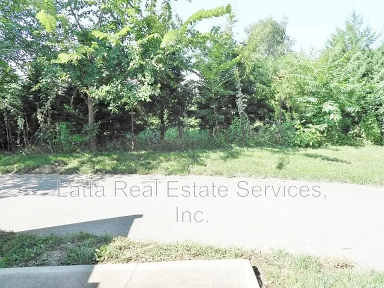 3215 SW Iron Creek Dr — Photo 3