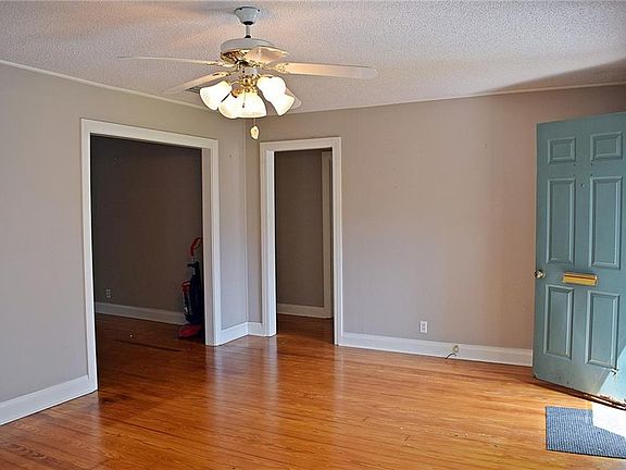 4th image of 1125 Peachtree St