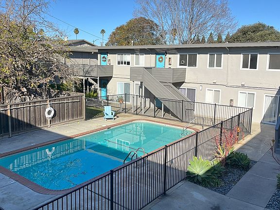 3rd image of 611 San Luisito Way APT 10
