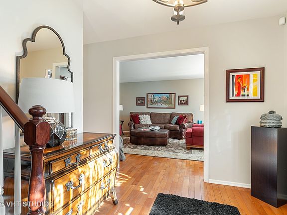 2nd image of 710 Fairlawn Ave