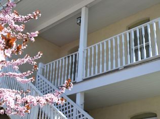 18 Berrian Pl #B, Greenwich, CT 06830