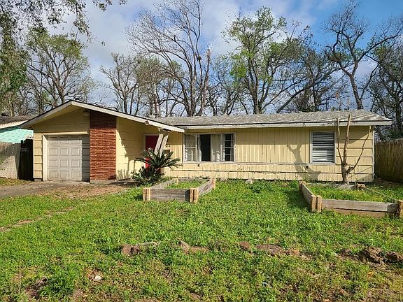 5th image of 422 Surratt Dr