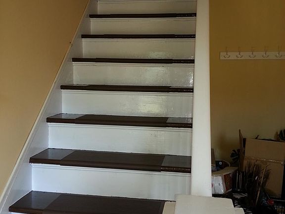 Entrance (upstairs apartment)