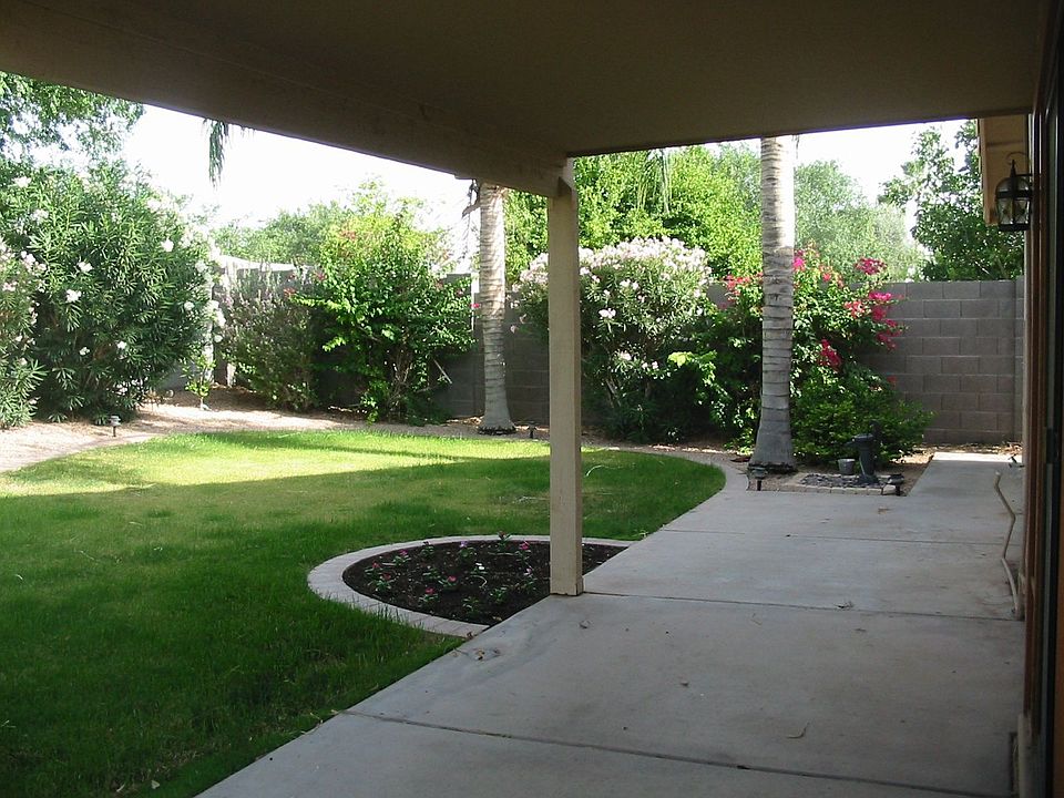 Extended patio great for outdoor entertaining