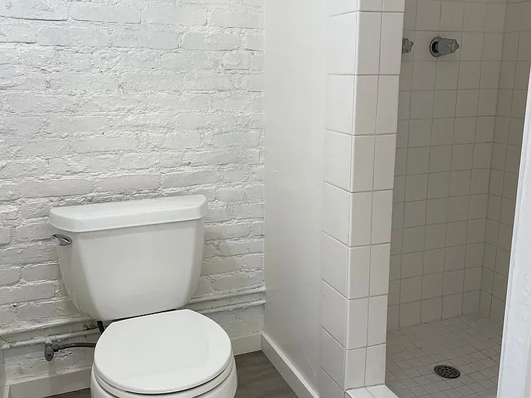 ADAMS AVENUE APARTMENTS — Photo 7