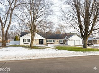 1476 Carress Dr, Essexville, MI 48732