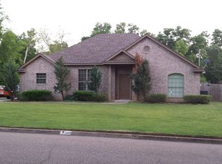 208 Oxford Ln, Longview, TX 75601