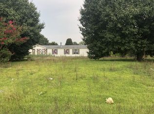 110 Falcon Dr, Pikeville, NC 27863