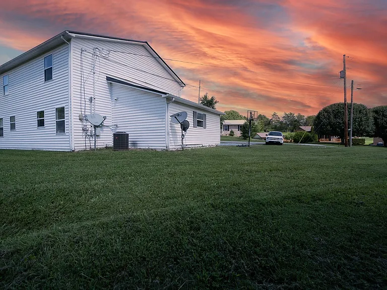 360 Britton Ave — Photo 21