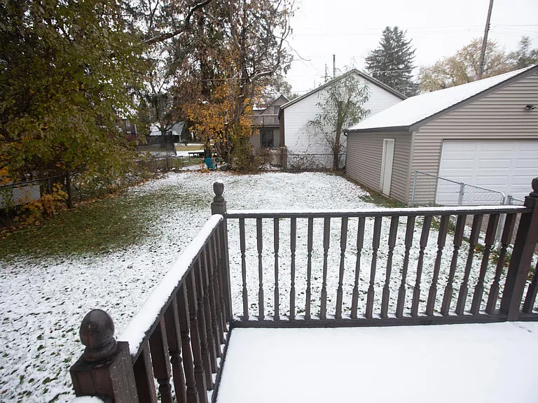9206 Main St — Photo 15
