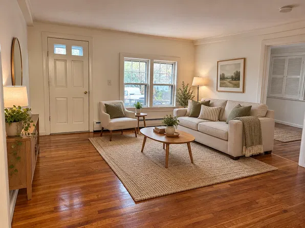 65 R Pleasant St, Marblehead, MA