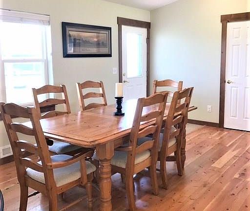 4th image of 25 Dana Ln