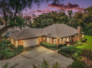 621 High Point Dr, Mount Dora, FL 32757