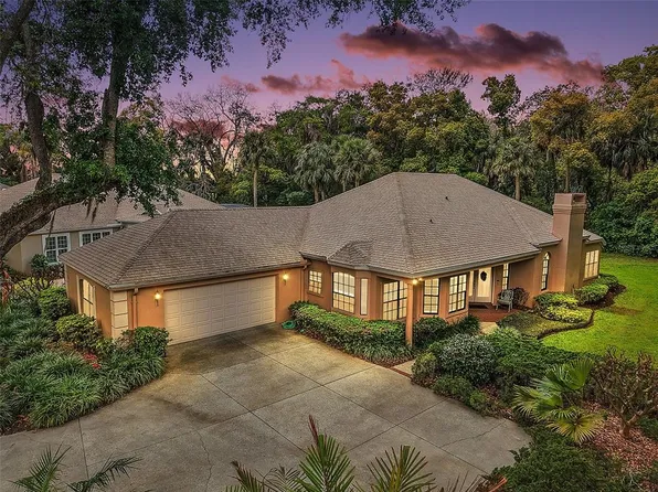 621 High Point Dr, Mount Dora, FL 32757