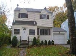 124 Bedford Ave, Teaneck, NJ 07666