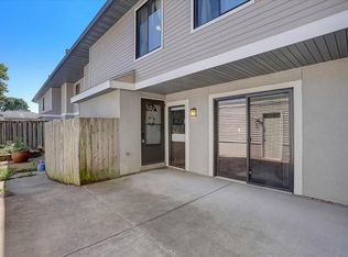 1160 Landmark Trl S, Hopkins, MN 55343