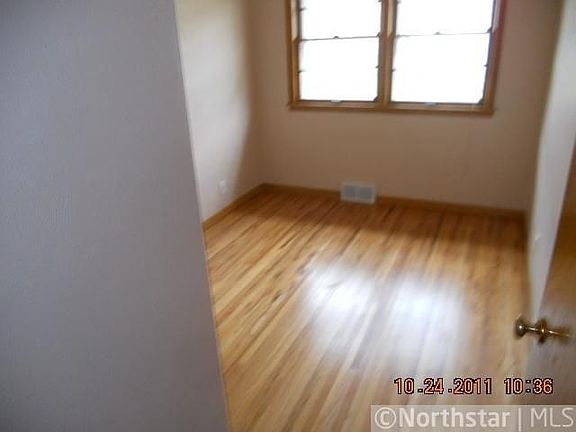 5th image of 620 8th Ave S