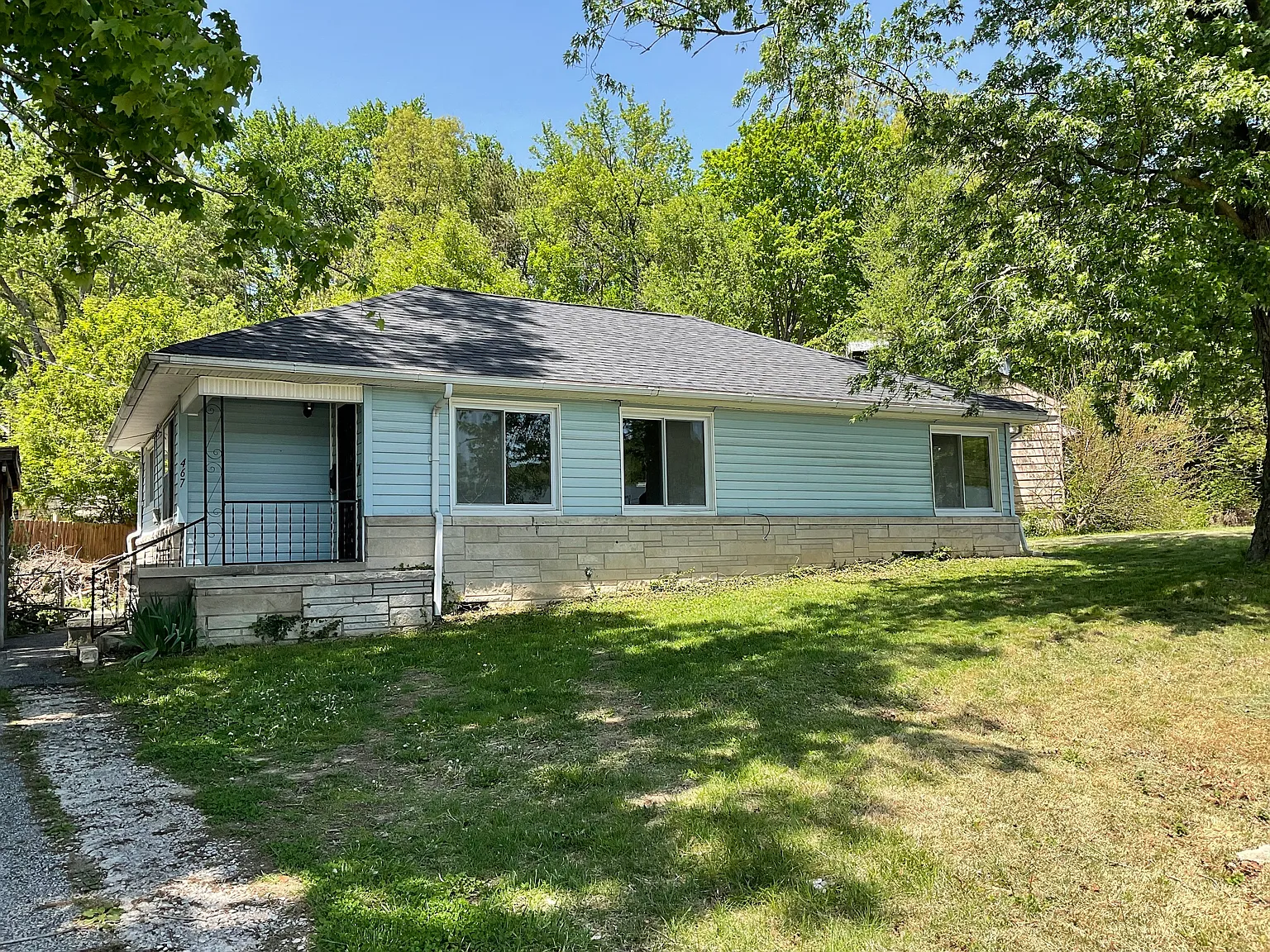 467 Garden Dr photo 1