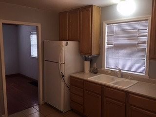 4th image of 901 W Cleary Ave