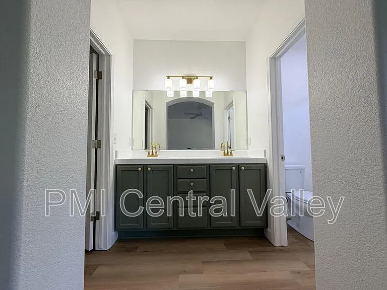 2210 Birchwood Ct — Photo 25