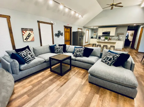 (undisclosed Address), Plantsville, CT 06479