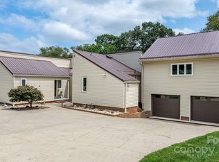 748 Moretz Ct, Hickory, NC 28601