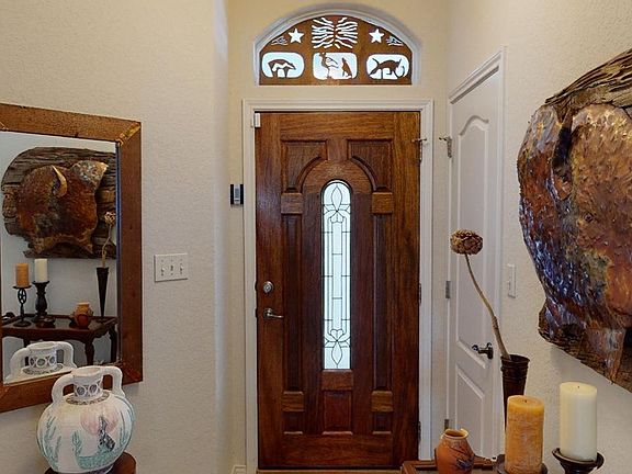 3rd image of 617 Oak Hollow Dr